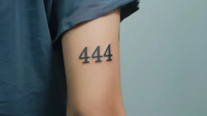Tattoo 444 Betekenis